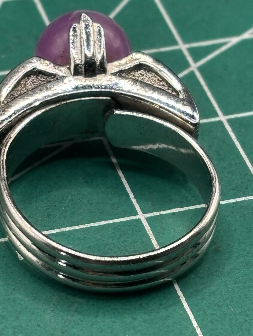 VTG Sarah Coventry Purple Ball & Silvertone Silver Tone Adjustable Ring 7 3/4 - Picture 2 of 5